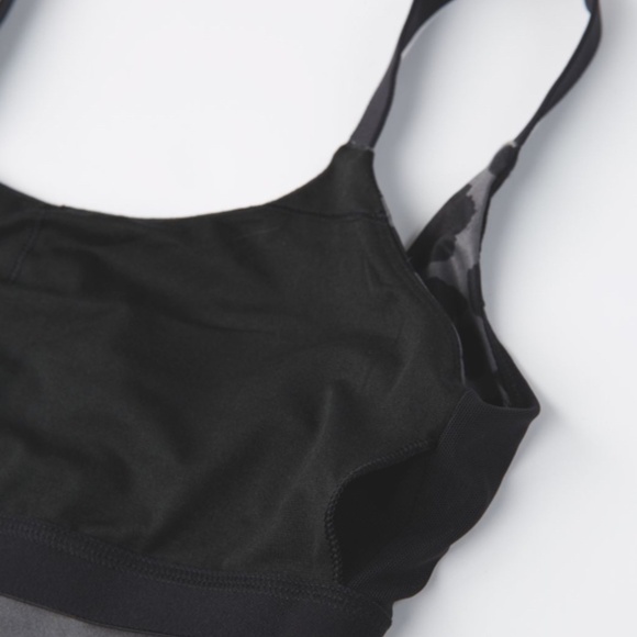 Lululemon Barre None Tank in Cherry Cheetah / Black. Size 4. Pristine Condition - Picture 6 of 6